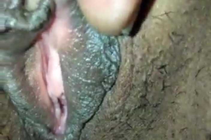 Riyadesi18: Dva cestovatelé přišli zůstat v domě osamělé venkovské dívky v...