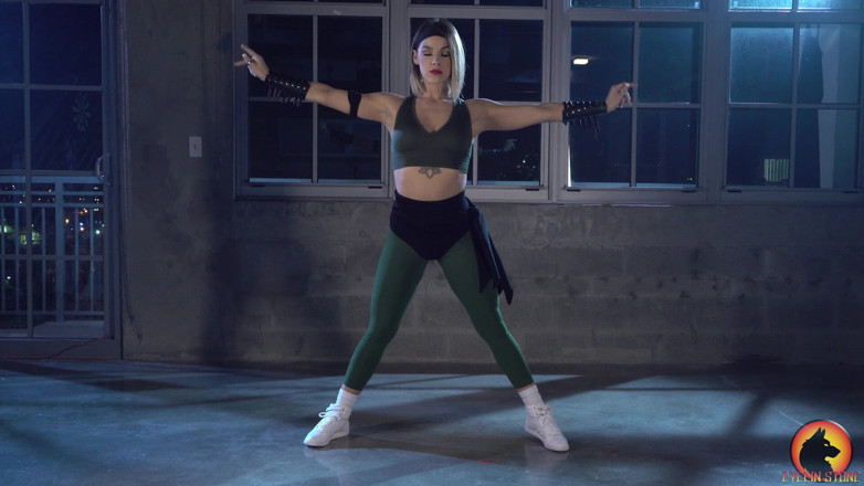 Evelin Stone: Sonya Blade Stretch