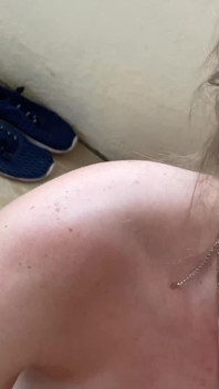 Passionerat sex i köket och sovrummet riktiga par