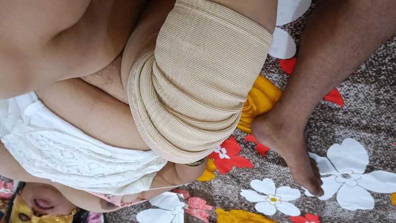 Catchybusty: Bhabhi Muh Me Lo Naa Kha Jao Mere Lode Ko část 2