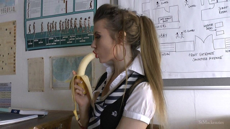 St Mackenzie's Archive: Brook fantasise आपका लंड चूसने के बारे में