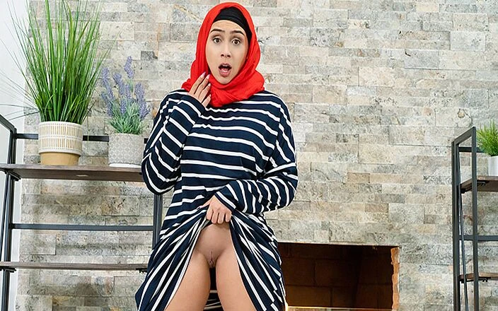 Team Skeet: Ibu tiri berhijab belajar cara muasin memeknya