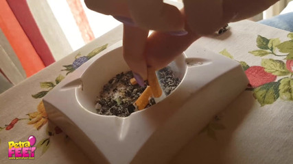 Smokin Fetish: Gorgeous brunette teasing everyone with her smoking
