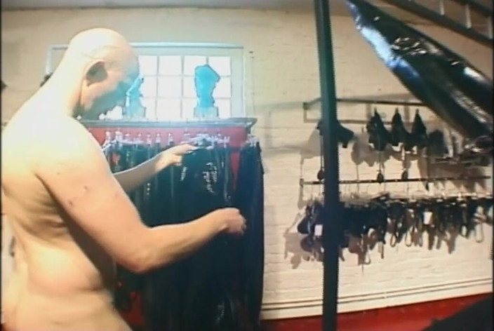 Absolute BDSM films - The original: Gemaskerd en gedomineerd