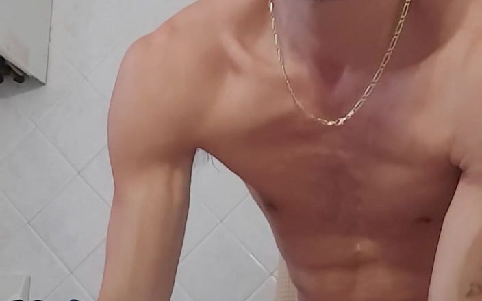 Boy jerking off: Pojďte se se mnou osprchovat horkou sprchu?