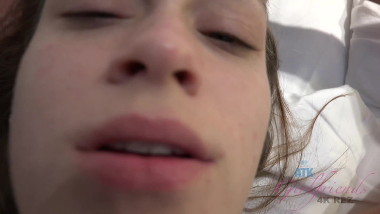 ATK Girlfriends: Liburan Virtual