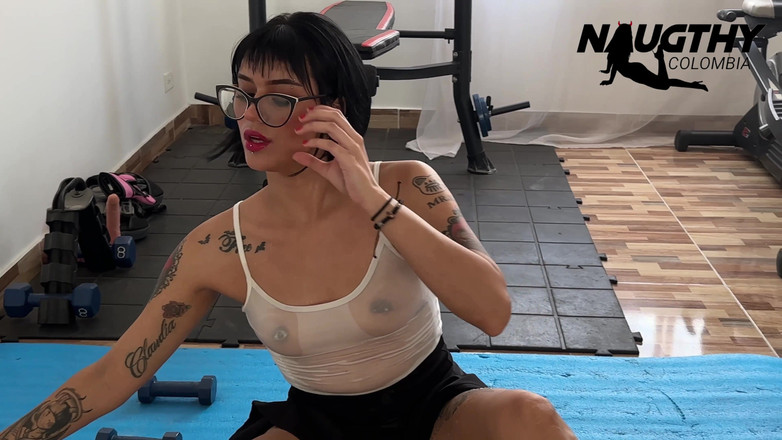 NaughtyColombia: Lahodná cvičení rutina s krásnou sexy holkou