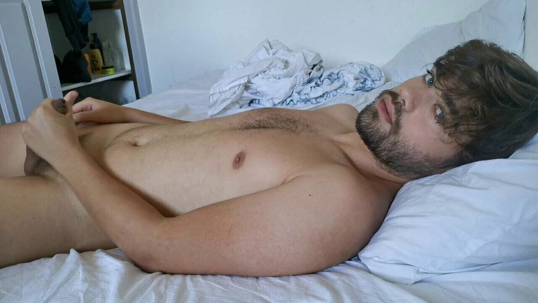 Beepied: Francesa amadora beepied goza depois de brincar na cama