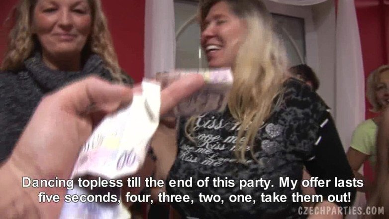 Czech Parties: České párty 1 - část 2: MILF Mayhem - POV uvnitř nadržené vdané dámy Noc