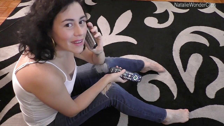 Natalie Wonder: 오 여보, 물론 당신이 사업을 떠나는 동안 우리 소년을 아주 잘 돌볼 것입니다.