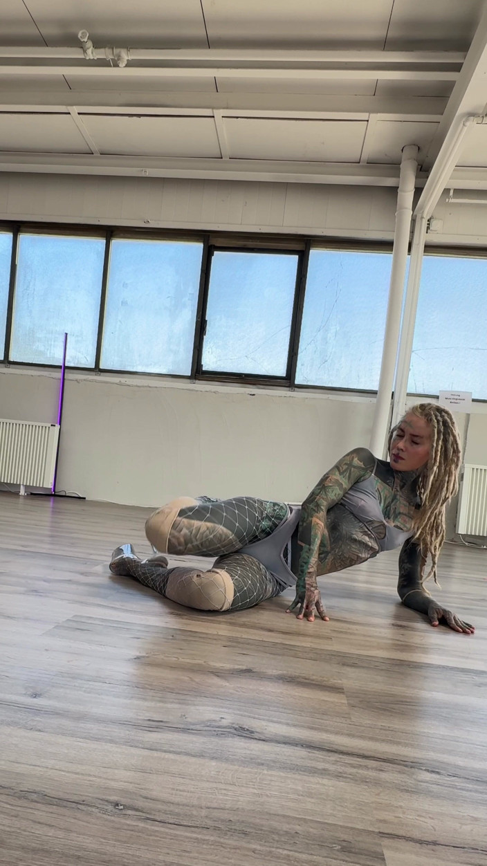 Anuskatzz: Do You Like My Dance for You? Follow Me for...