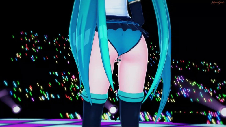 Hentai Smash: Hatsune Miku menjolok dirinya secara langsung di atas pentas, kemudian...