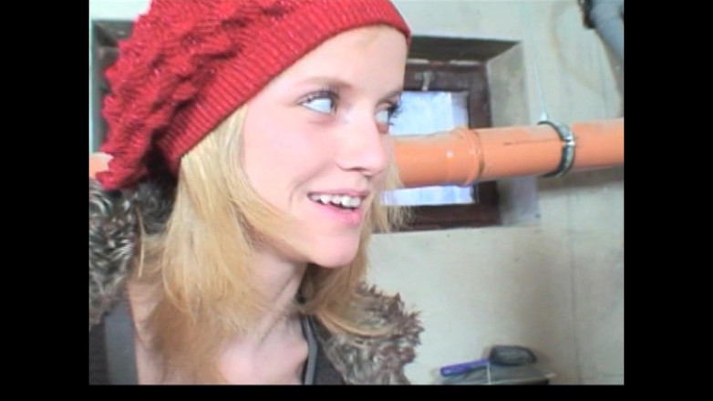 Young Sinner: Islak amcıklı genç sürtük yarağı sert sikerken çığlık atıyor