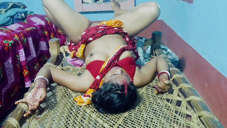Somausha: देसी घर की पत्नी की उसके सौतेले पिता द्वारा तंग चूत चुदाई