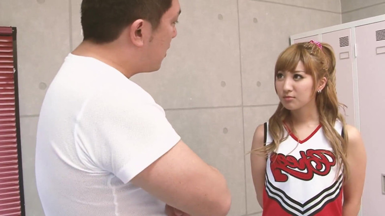 JAPAN IN LOVE: Asian Cunts Scene-3_japanese Cheerleader Enjoys Getting Powdered in the Locker...