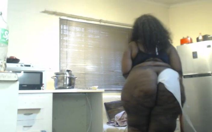 Legendary Booty Overdose: African Stepmum Stripteasing and Masturbating at Then Kitchen