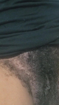 MILF Buceta Peluda Beleza Natural - Confiança Madura, Corpo Autêntico, Vibrações Amadoras Reais