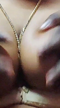 Profesoara de școlarizare cu țâțe mari și-a învățat elevul cum să facă sex în camera privată
