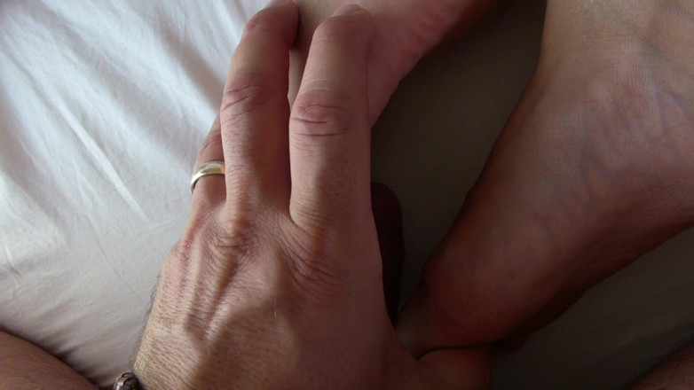 EroticOnly Fetish: Jasmim loira milf pés adorados por titus e cobertos