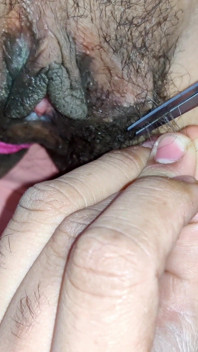 This Is What Happens When You Ask Your Husband to Help You Remove the Hair Around the Pussy
