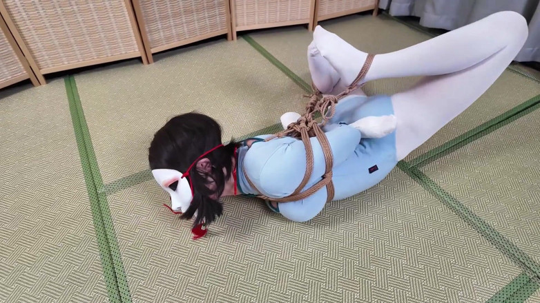 Aisan girl bondage: Xr25-twist and Bondage