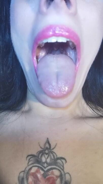 Beth Kinky: Viens me baiser la gorge