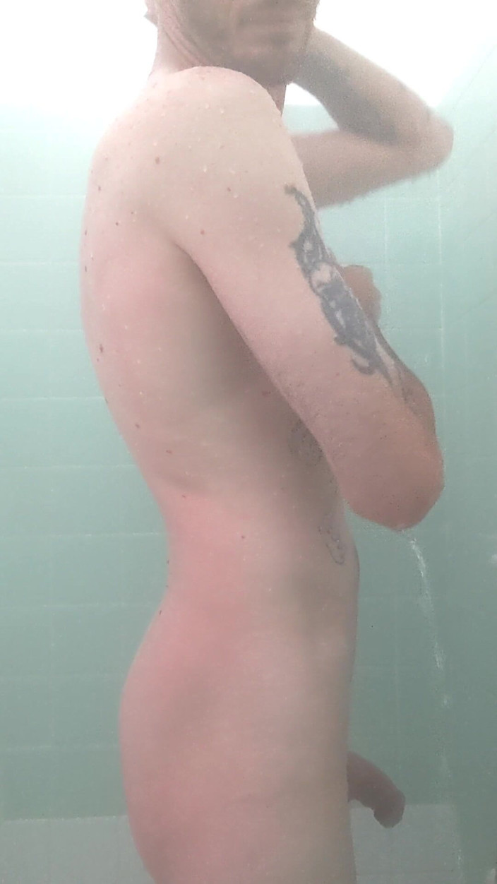 Codi Bonez: Tomemos una ducha sexy