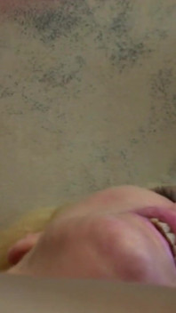 Blonde behaarte muschi, frau fickt gerne einen jüngeren geilen typen