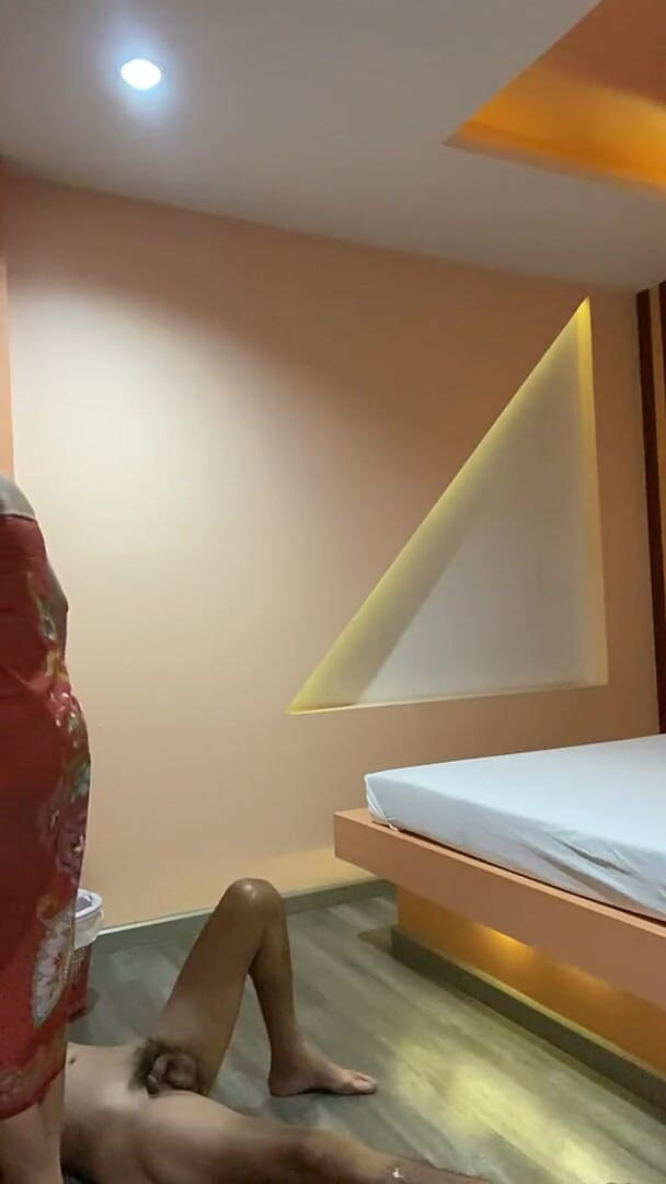 Fampfy Nana: Yaklaş... Kaçırdığın şeyi göstereceğim.