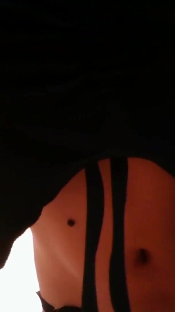 Elisabeth Garban: Mis Tetas Son Pequeñas Y Naturales Y Me Gusta Que...