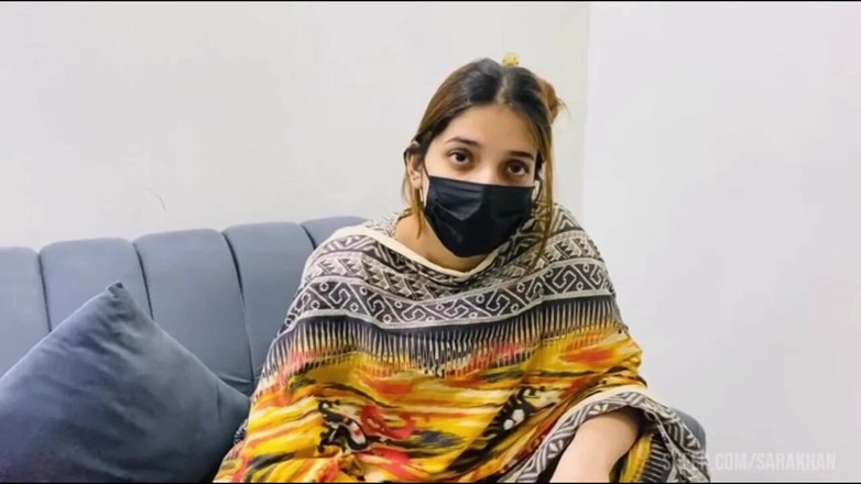 Sarakhan: 与继兄弟的结婚之夜