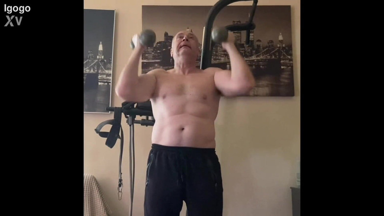 Alex Igogo: 내 솔로 보기