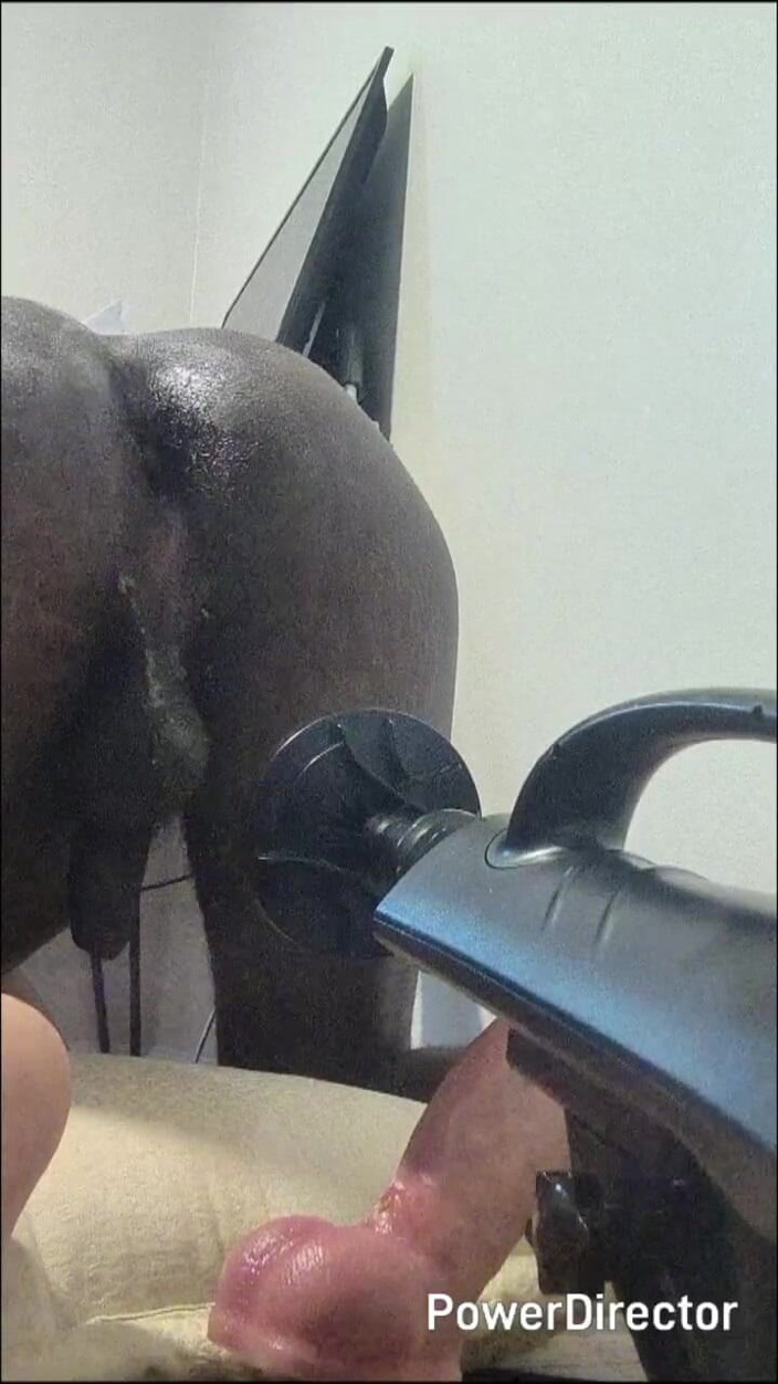 DaBlackFemboy: Femboy süchtig nach dildo händen, sahnige orgasmen auf fickmaschine