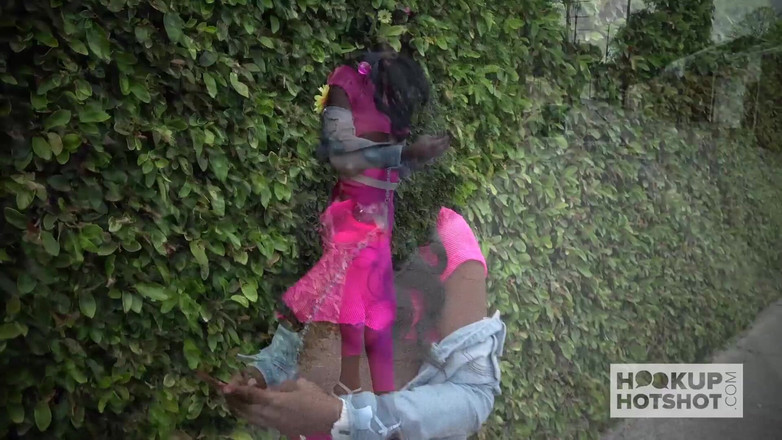 Hookup Hotshot: 乌木青少年性爱娃娃kandie monae被挂钩热点狠操