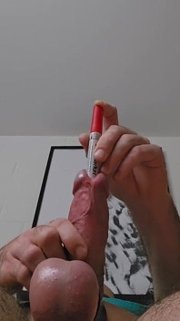 Een eding-pen laten klinken terwijl ik mijn testikels strek