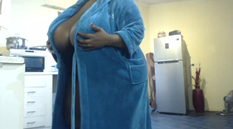 Legendary Booty Overdose: Dicke BBW Neckt Muschi Mit Vibrator &amp; Kann Riesendildo Nicht Ertragen