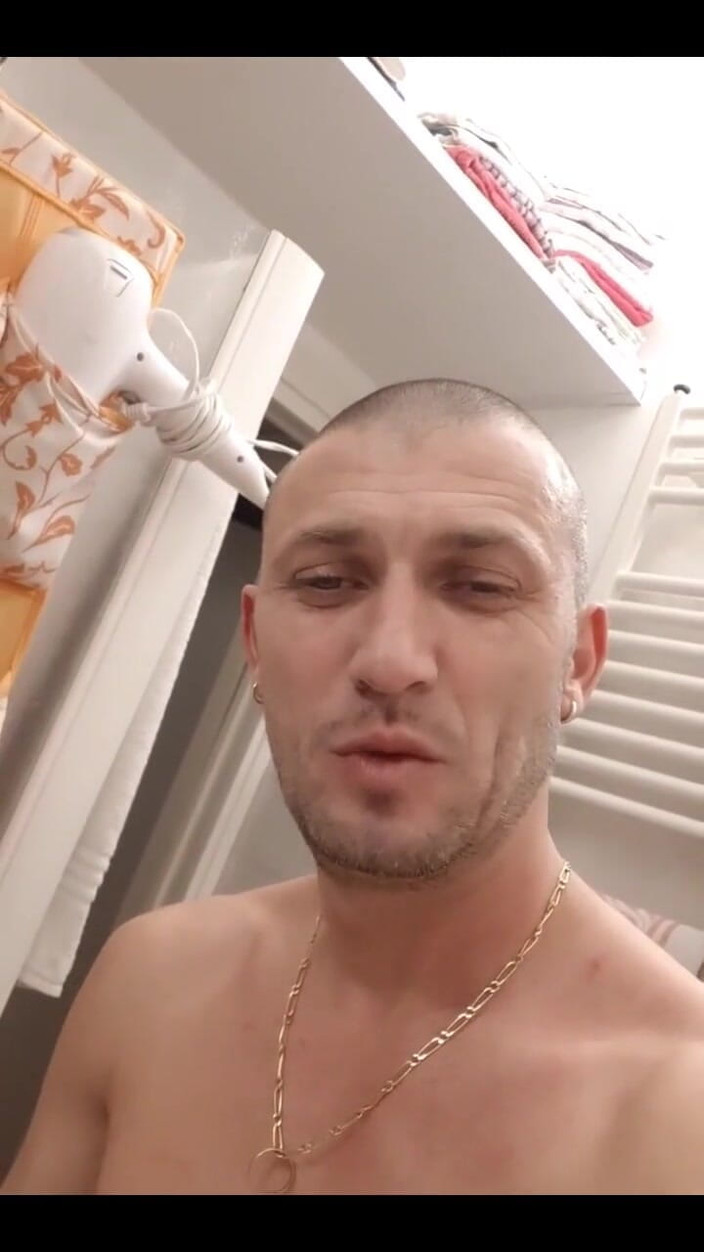 Boy jerking off: La festa è finita ora