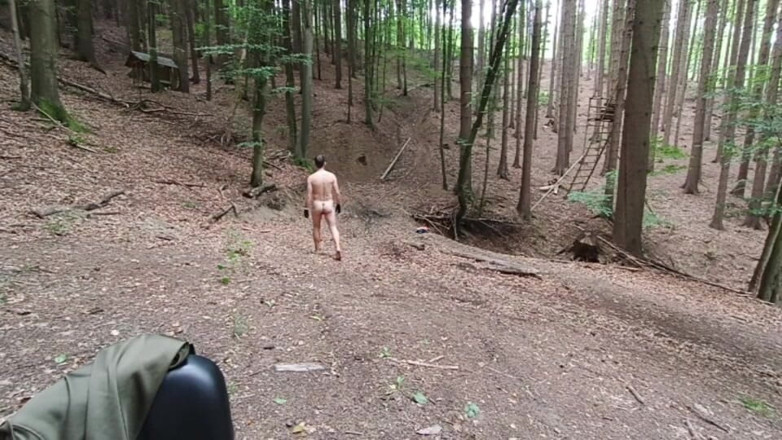 kickerscooter: Wilderness Without Inhibitions Chasing in the Middle of the Forest