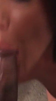 Pelirroja milf devora masiva polla negra