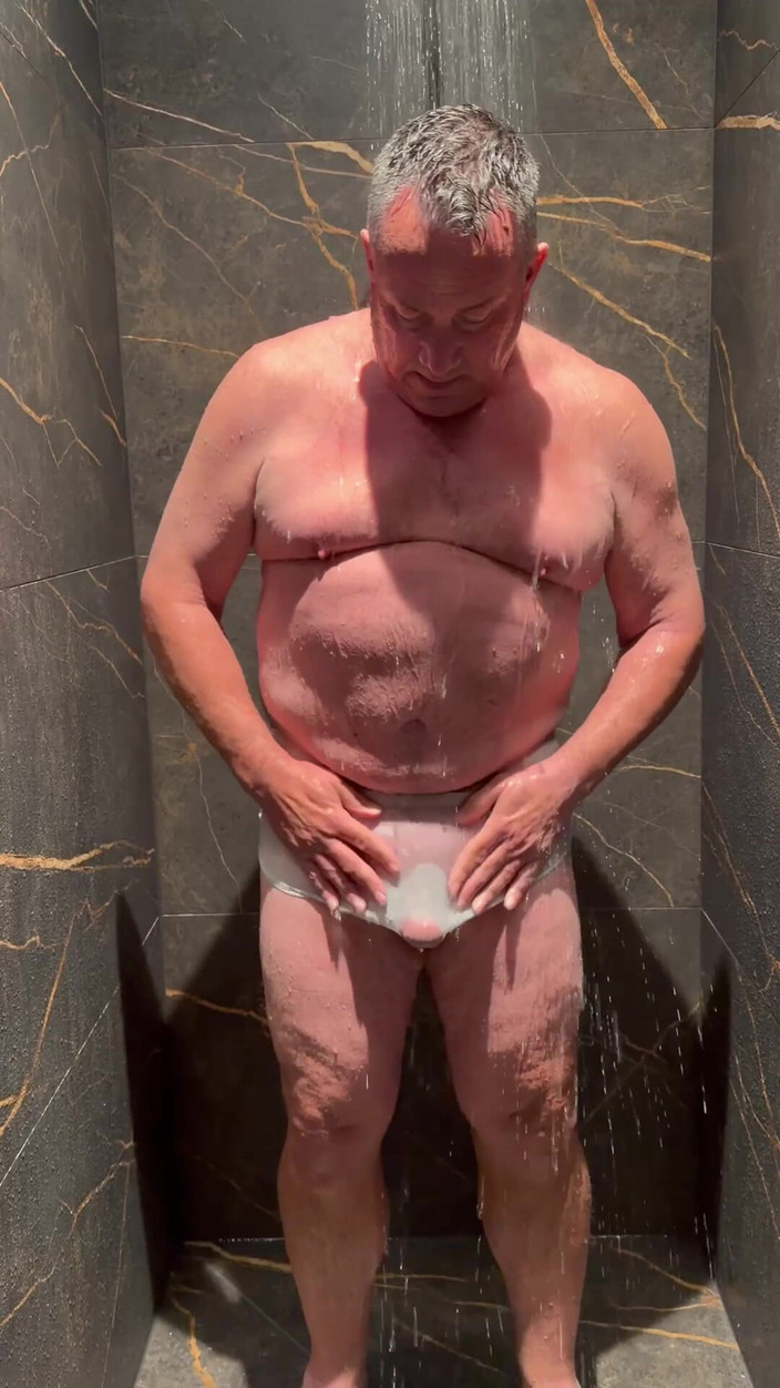 GottaLuvBB: シャワーでの録音が大好き