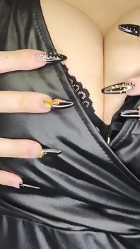 Des talons chers se balancent, coaching masturbatoire, éjaculation pour mes talons hauts