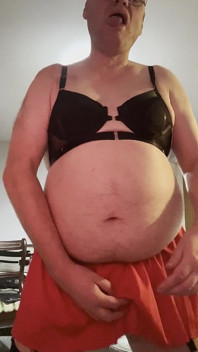 Meu sutiã preto apertado