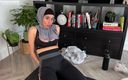 DirtySpringbok: Hijabi Aaliyah Yasin este prinsă de colegul ei de cameră și...