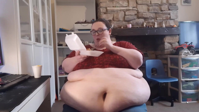 SSBBWLadyBrads: Şişman yüzümü yağlı yemekle dolduruyor