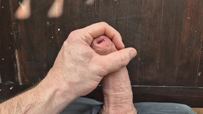 GloomyChase977: Phimosis péro stříkání v práci!