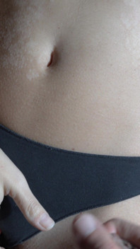 Il Jouit Sur Ma Culotte Et Je Continue À Me Branler Jusqu’à L’orgasme