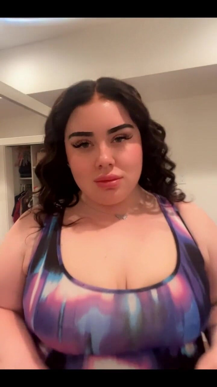 Sahara Dee: I Am Getting Ready to Go to a Beach Wedding