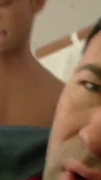 Chico maduro follado a pelo por heterosexual twink