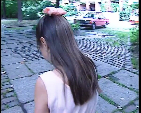 YOUR FIRST PORN: Schuechterne Trixi Bereit Auf Alles - Timida Trixi gata pentru orice