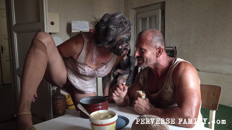 Perverse Family: 변태 가족 9 (1의 시즌): 애널 페스트